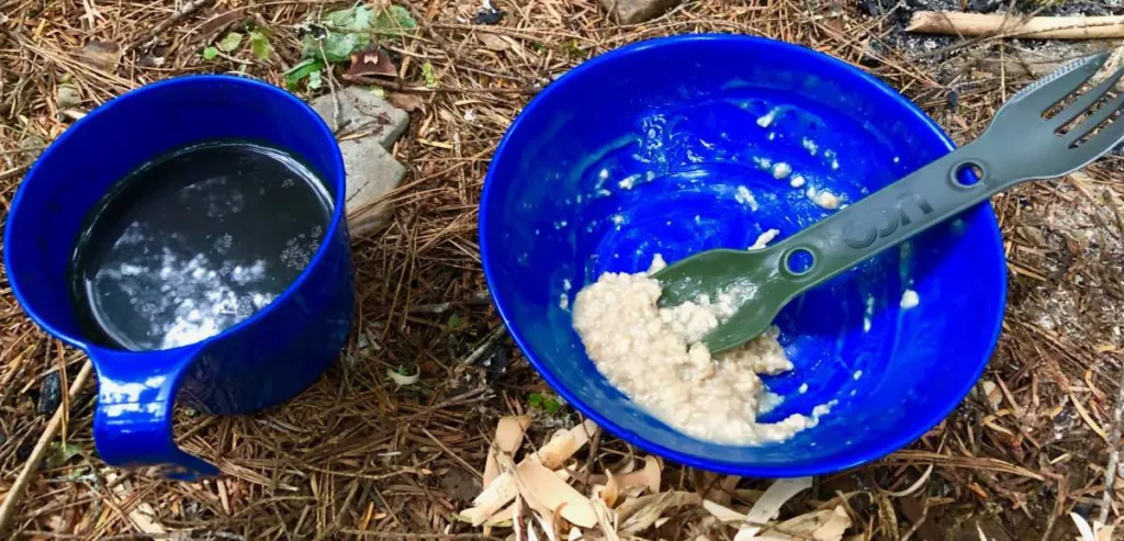 camping breakfast with oatmeal