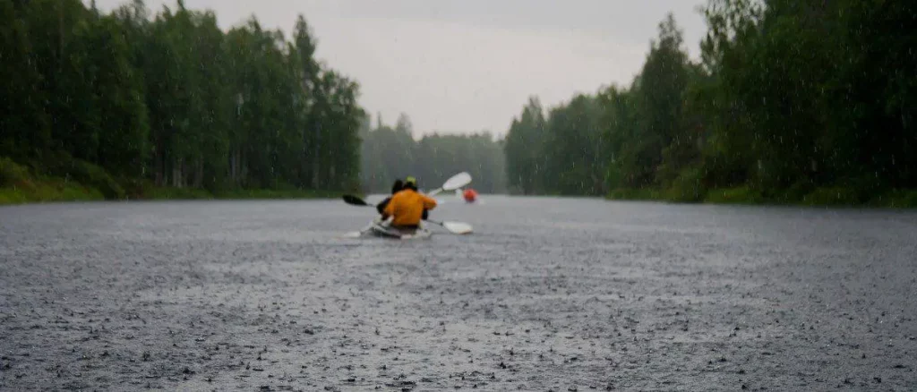 Kayak-in-rain