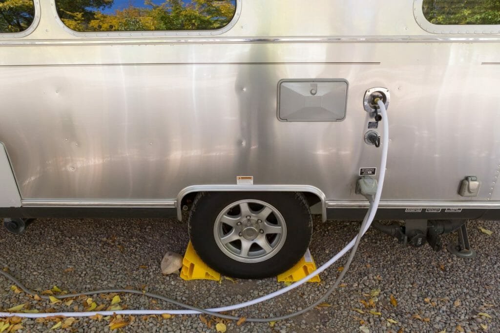 camper water and electrical hookup