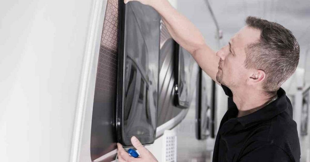 A Guide on How to Insulate Your RV Windows – Life on Route