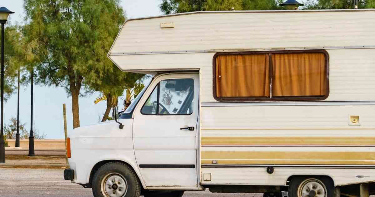 A Guide on How to Insulate Your RV Windows – Life on Route